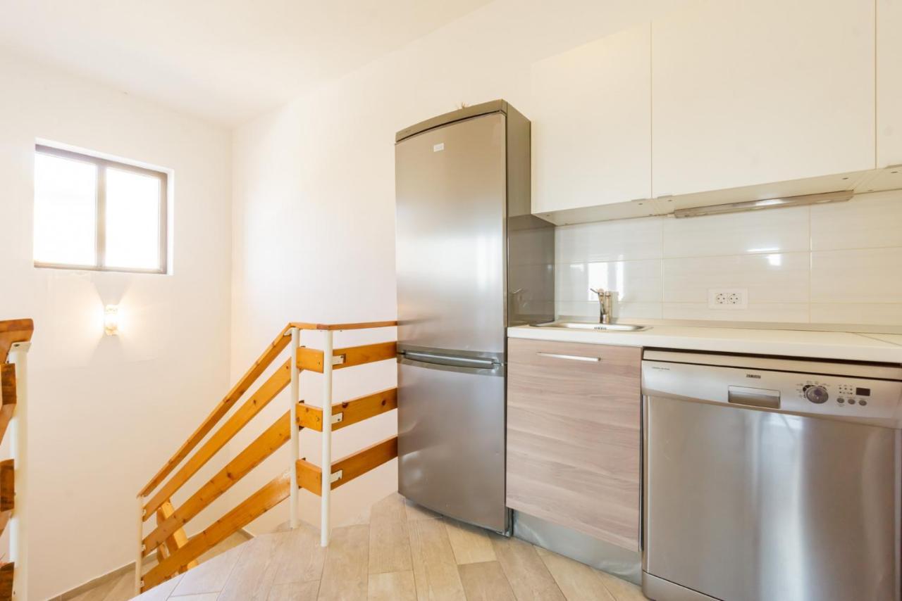 Kob Orog Good Location With Sea Views And Modern Decor Apartment Metajna Ngoại thất bức ảnh