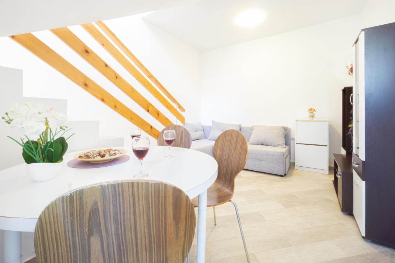 Kob Orog Good Location With Sea Views And Modern Decor Apartment Metajna Ngoại thất bức ảnh