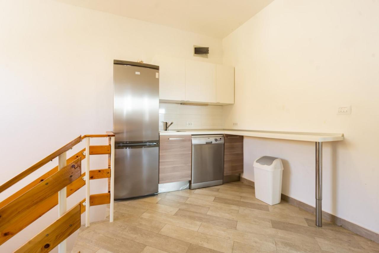 Kob Orog Good Location With Sea Views And Modern Decor Apartment Metajna Ngoại thất bức ảnh