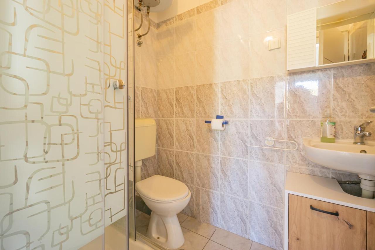 Kob Orog Good Location With Sea Views And Modern Decor Apartment Metajna Ngoại thất bức ảnh