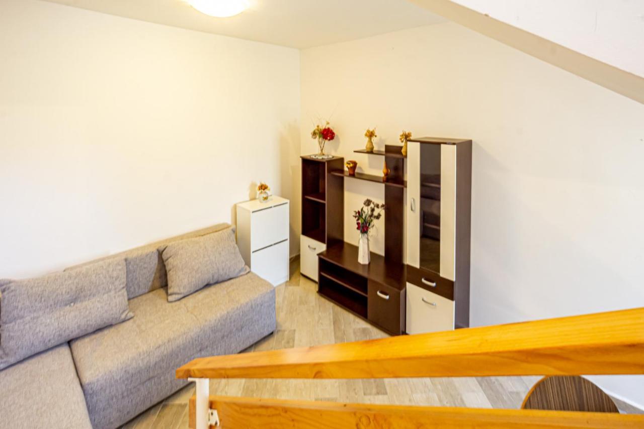 Kob Orog Good Location With Sea Views And Modern Decor Apartment Metajna Ngoại thất bức ảnh